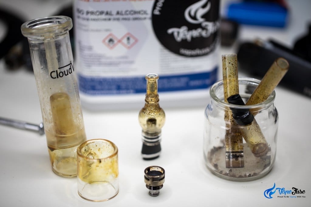 Dirty glass parts and mouthpieces of vaporizers