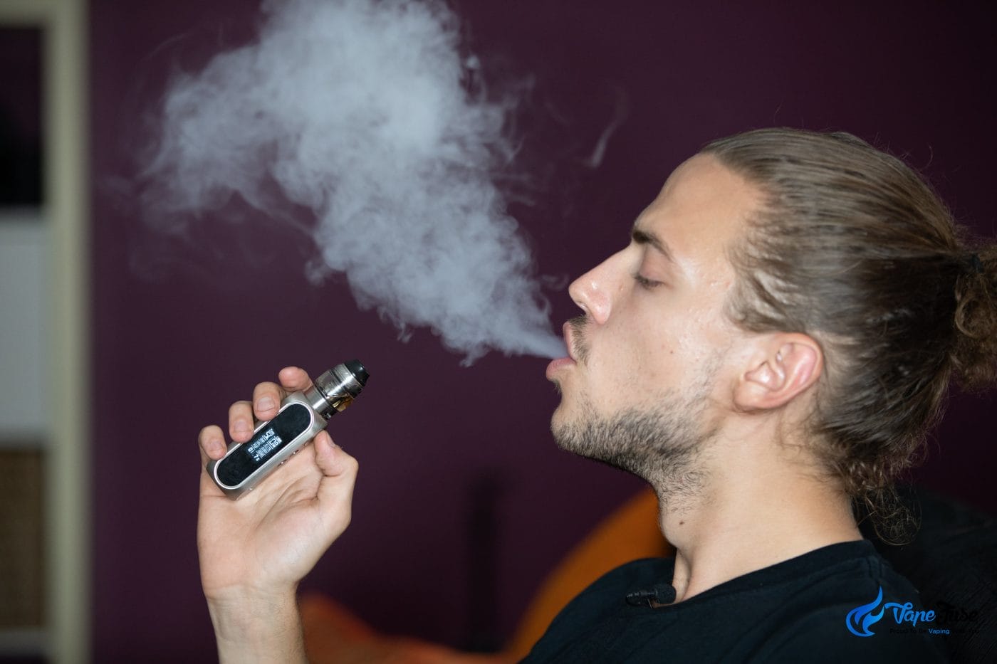 Vaping to reduce stress at home